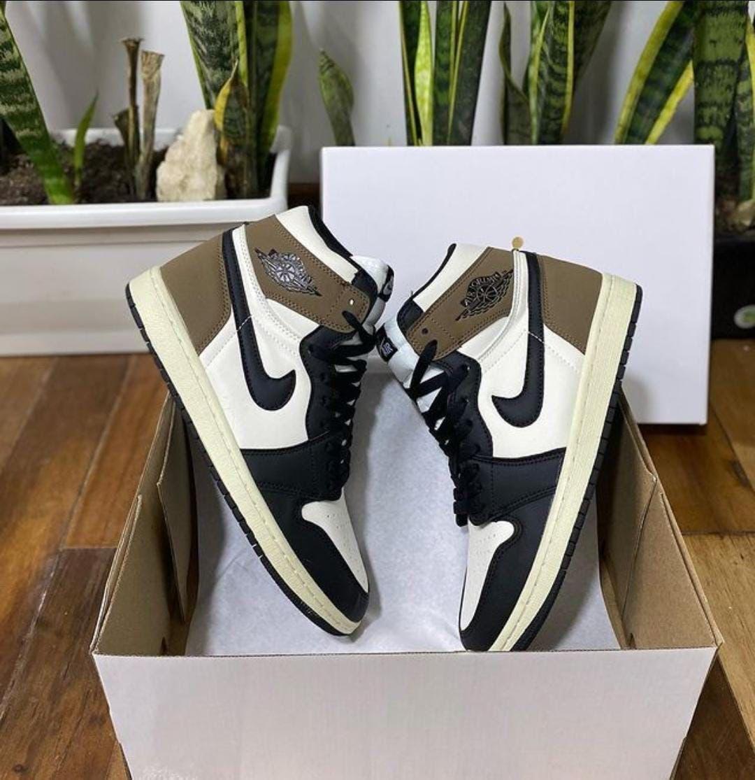Air Jordan 1 Low Travis Scott
