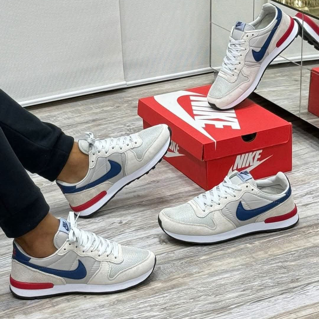 Nike Internationalist